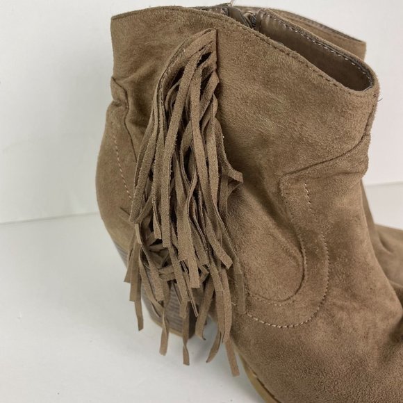Diva Lounge Woman's Sz 10 Faux Suede Fringe Stack Heeled Ankle Booties Fall - Picture 2 of 9